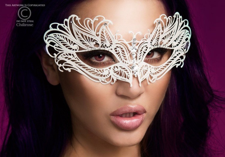 Изысканная белая карнавальная маска Chilirose от Chilirose