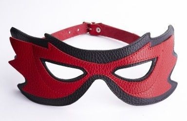 Красно-чёрная маска на глаза с разрезами от Sitabella