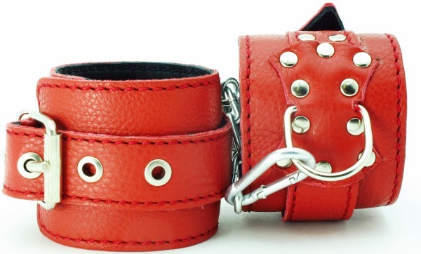 Красные кожаные наручники с клепками от БДСМ Арсенал