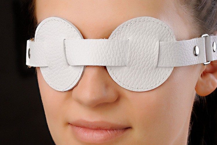 Белая маска-очки от Sitabella