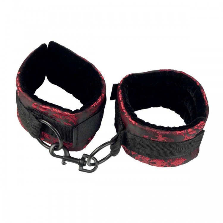 Атласные наручники Scandal Universal Cuffs с цепью от California Exotic Novelties