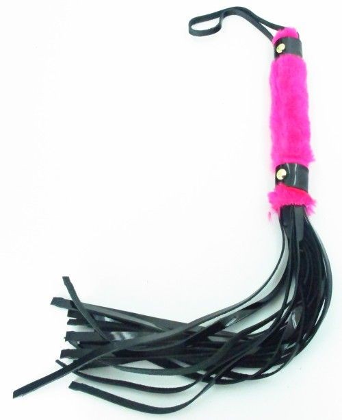 Плеть из лака с розовым мехом BDSM Light - 43 см. от БДСМ Арсенал
