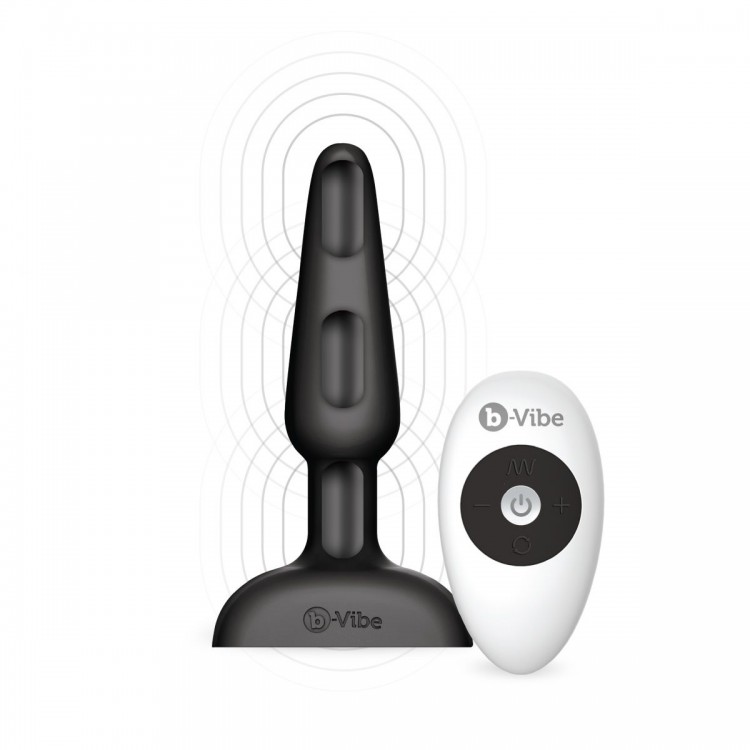 Чёрная анальная вибропробка с 3 источниками вибрации TRIO REMOTE CONTROL PLUG BLACK - 13,5 см. от b-Vibe