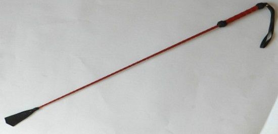 Длинный плетённый стек с наконечником-кисточкой и красной рукоятью - 85 см. от Подиум
