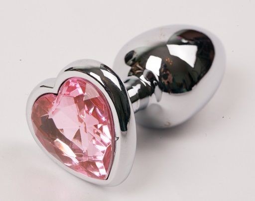 Серебристая анальная пробка с розовым стразиком-сердечком - 8 см. от 4sexdreaM