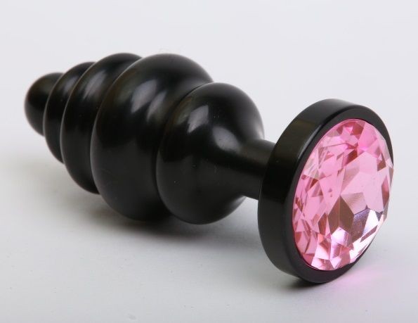 Чёрная ребристая анальная пробка с розовым кристаллом - 7,3 см. от 4sexdreaM